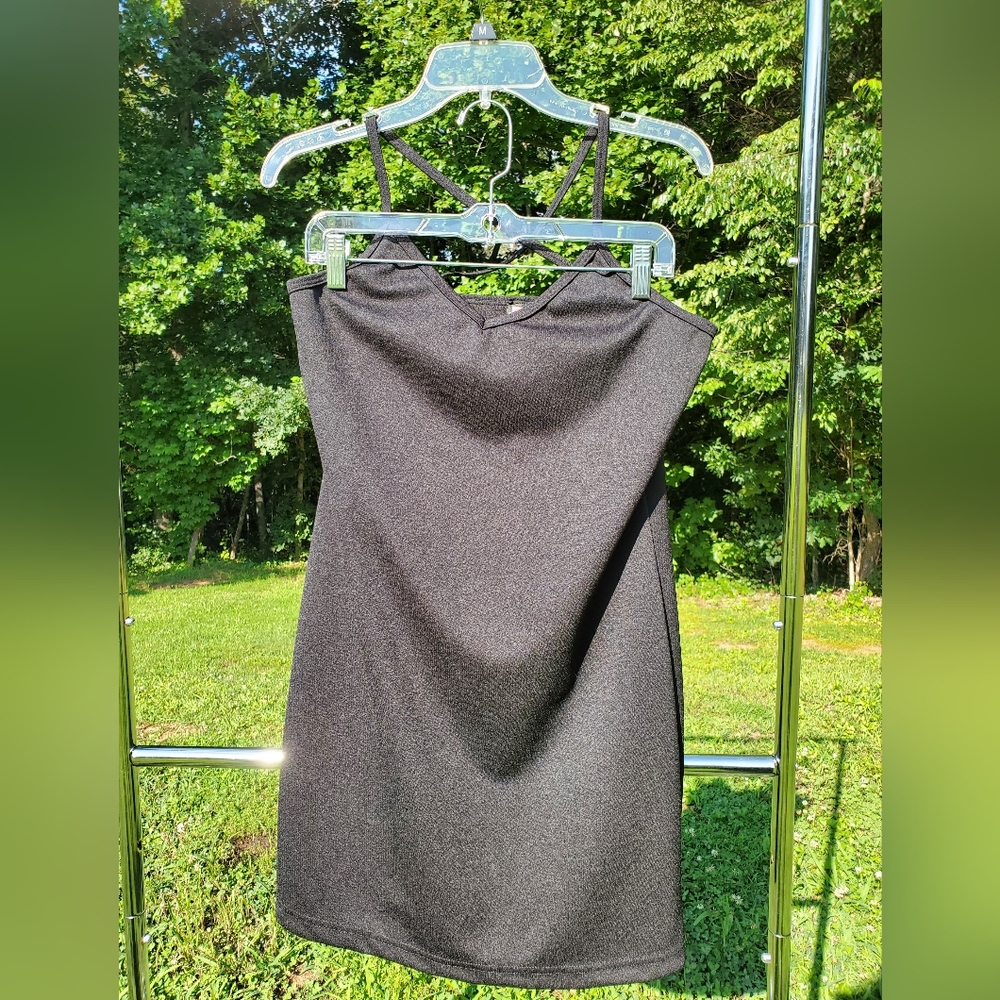 ENT Entrancy  Short Length Women's Cross Straps Black Dress Size Large